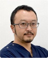 横田　哲史