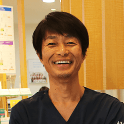 安部 逸世